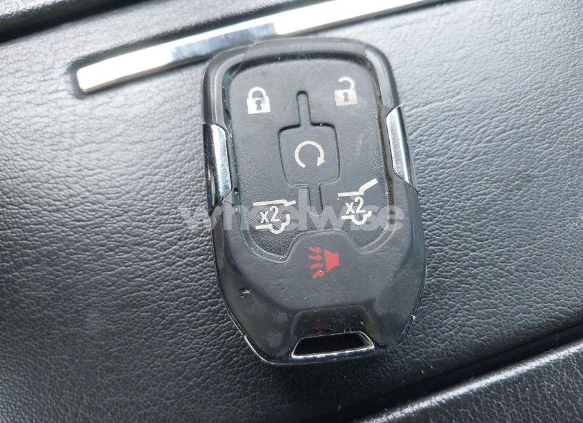 Photo 11 of 2019 Chevrolet Suburban PREMIER (VIN 1GNSCJKJXKR177544)