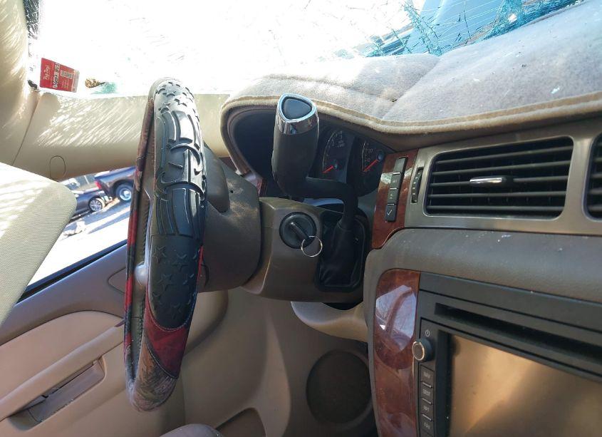 Photo 11 of 2011 Chevrolet Suburban 1500 LTZ (VIN 1GNSCKE00BR185760)