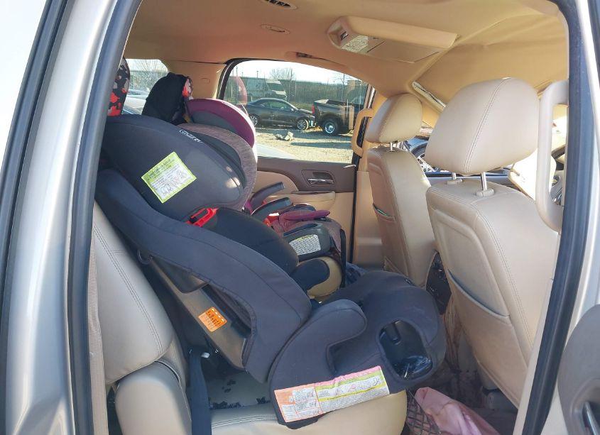 Photo 8 of 2011 Chevrolet Suburban 1500 LTZ (VIN 1GNSCKE00BR185760)
