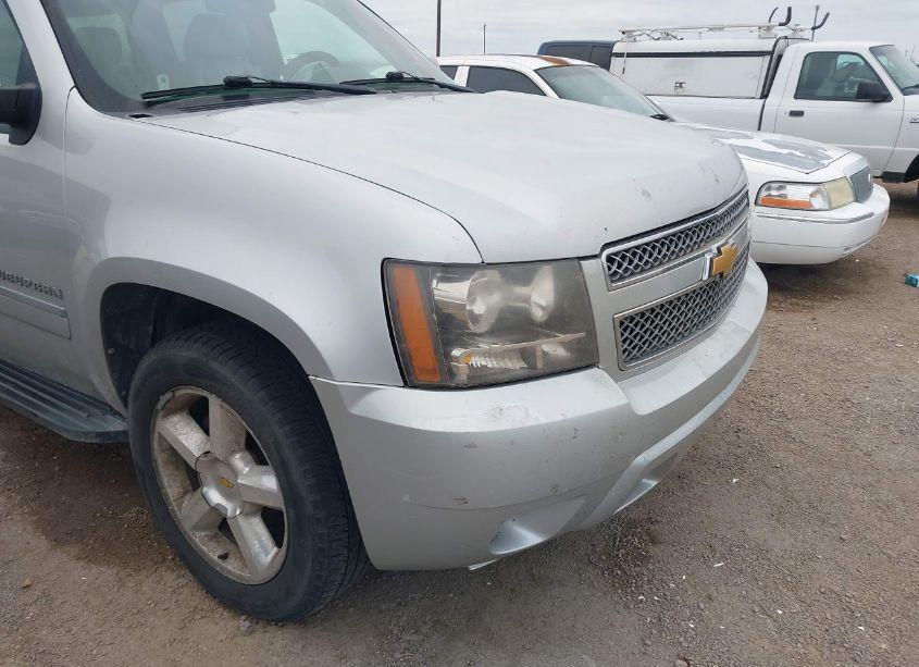 Photo 6 of 2011 Chevrolet Suburban 1500 LTZ (VIN 1GNSCKE01BR196931)