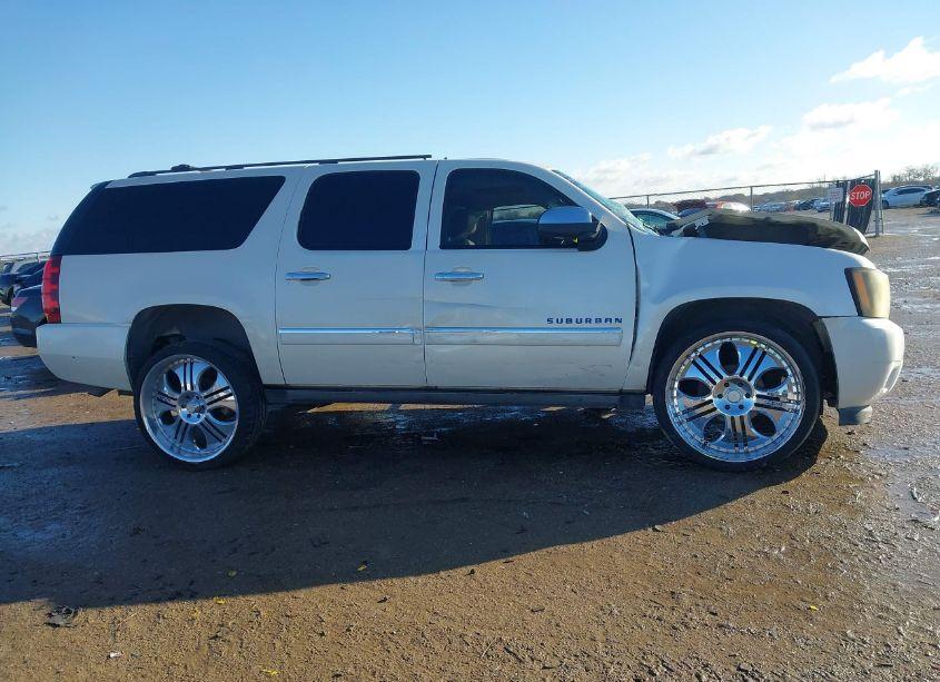 Photo 12 of 2011 Chevrolet Suburban 1500 LTZ (VIN 1GNSCKE01BR230785)
