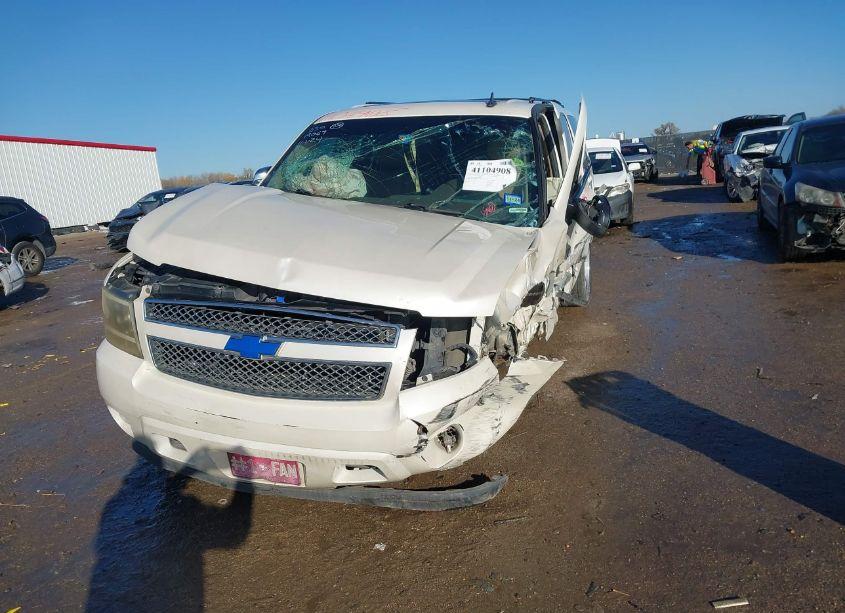 Photo 2 of 2011 Chevrolet Suburban 1500 LTZ (VIN 1GNSCKE01BR230785)