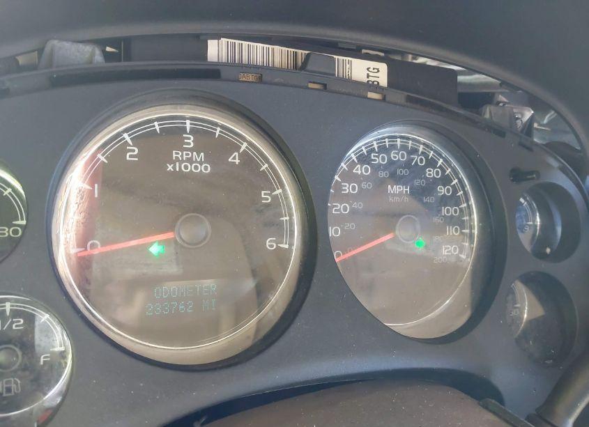 Photo 7 of 2011 Chevrolet Suburban 1500 LTZ (VIN 1GNSCKE01BR230785)