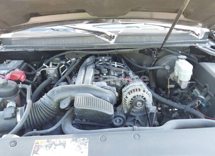 Photo 10 of 2011 Chevrolet Suburban 1500 LTZ (VIN 1GNSCKE01BR275919)