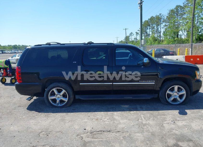 Photo 13 of 2011 Chevrolet Suburban 1500 LTZ (VIN 1GNSCKE01BR275919)