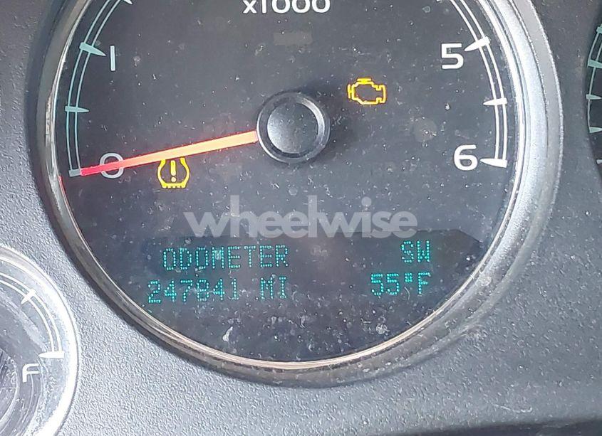 Photo 15 of 2011 Chevrolet Suburban 1500 LTZ (VIN 1GNSCKE01BR275919)