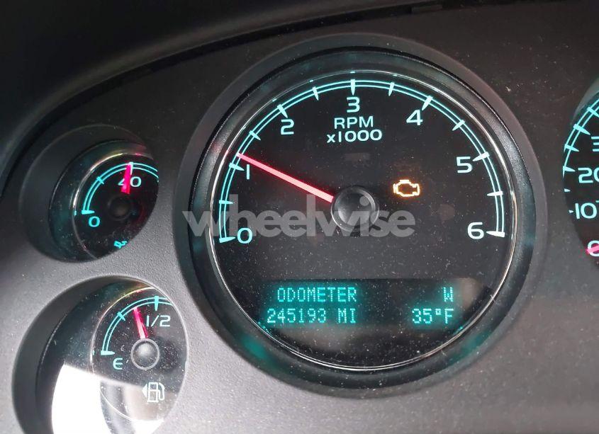 Photo 15 of 2012 Chevrolet Suburban 1500 LTZ (VIN 1GNSCKE01CR291782)