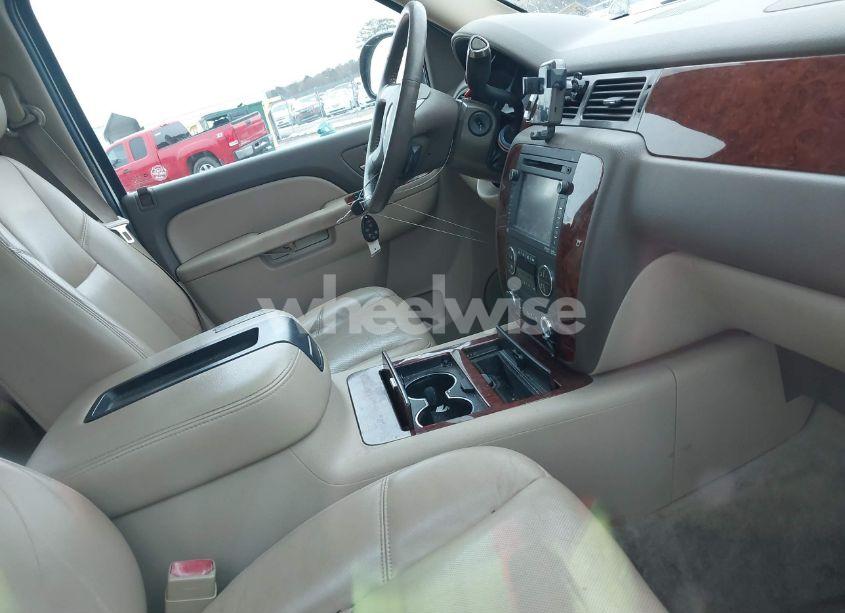 Photo 5 of 2012 Chevrolet Suburban 1500 LTZ (VIN 1GNSCKE01CR291782)