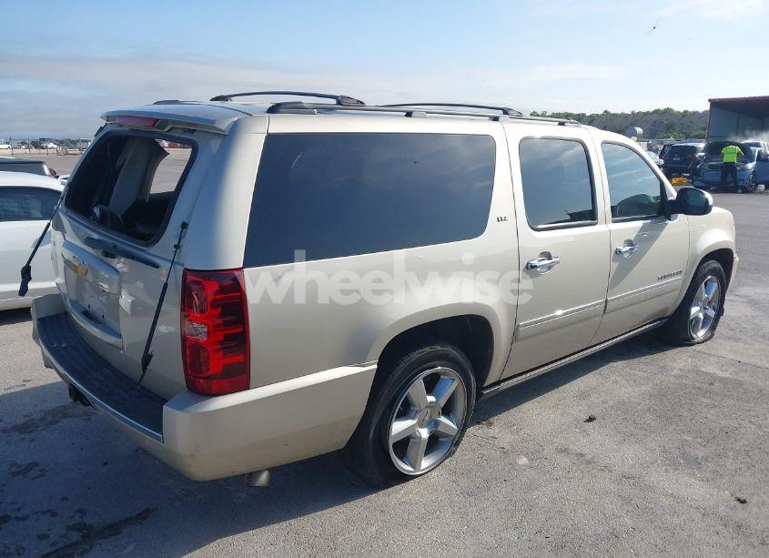 Photo 4 of 2013 Chevrolet Suburban 1500 LTZ (VIN 1GNSCKE01DR148980)