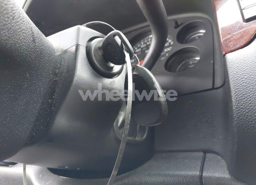 Photo 11 of 2011 Chevrolet Suburban 1500 LTZ (VIN 1GNSCKE02BR206544)