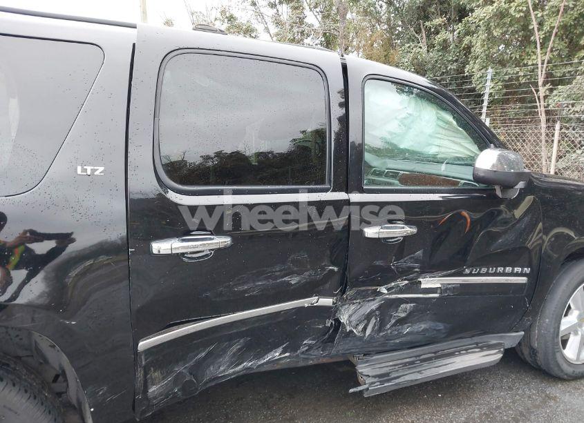 Photo 13 of 2011 Chevrolet Suburban 1500 LTZ (VIN 1GNSCKE02BR206544)