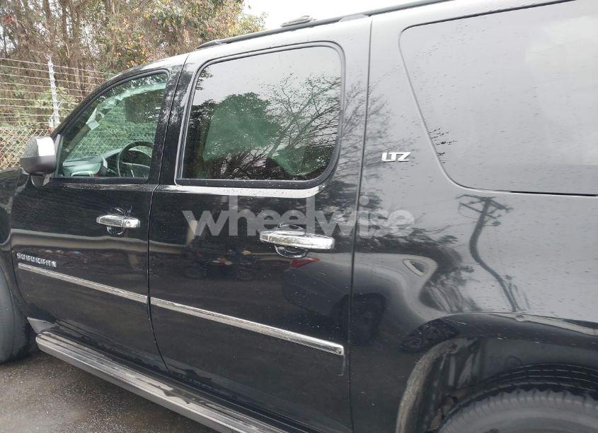 Photo 14 of 2011 Chevrolet Suburban 1500 LTZ (VIN 1GNSCKE02BR206544)