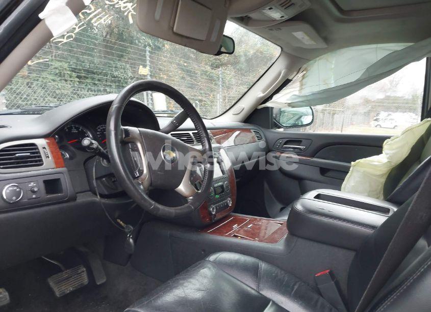 Photo 5 of 2011 Chevrolet Suburban 1500 LTZ (VIN 1GNSCKE02BR206544)