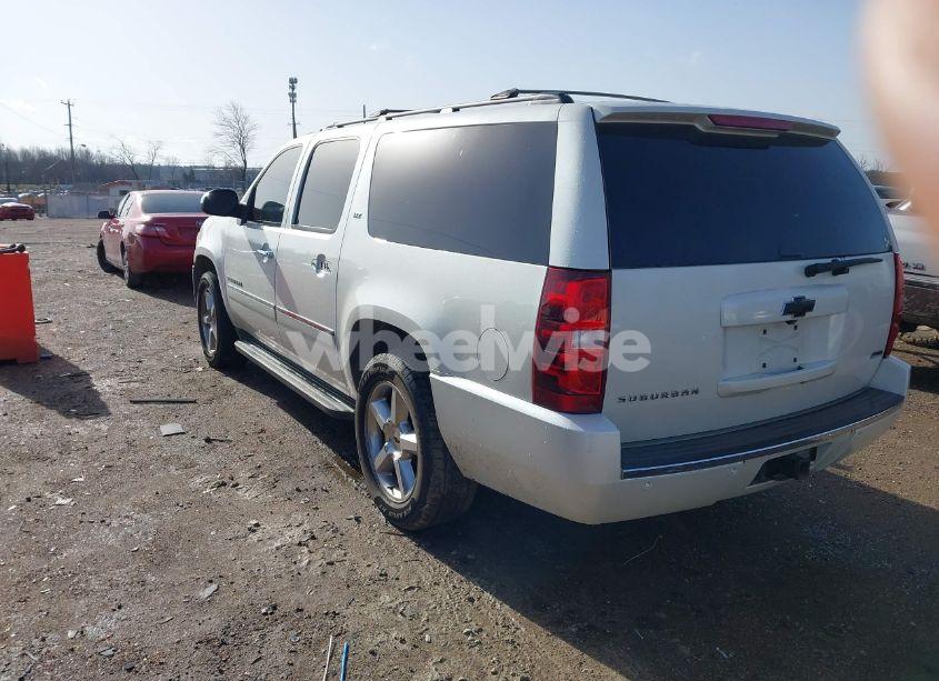 Photo 3 of 2011 Chevrolet Suburban 1500 LTZ (VIN 1GNSCKE02BR317269)