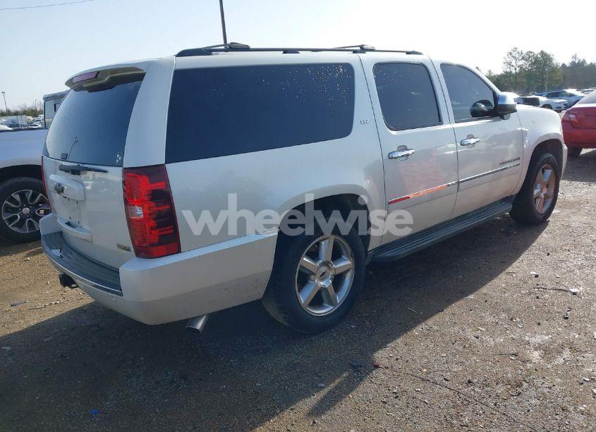 Photo 4 of 2011 Chevrolet Suburban 1500 LTZ (VIN 1GNSCKE02BR317269)