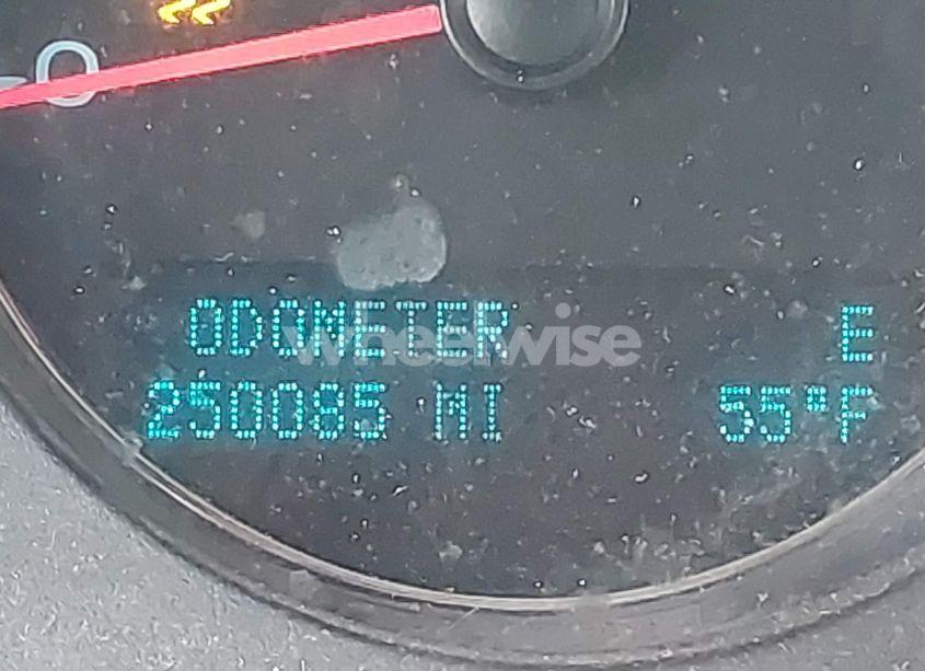 Photo 15 of 2011 Chevrolet Suburban 1500 LTZ (VIN 1GNSCKE02BR370652)