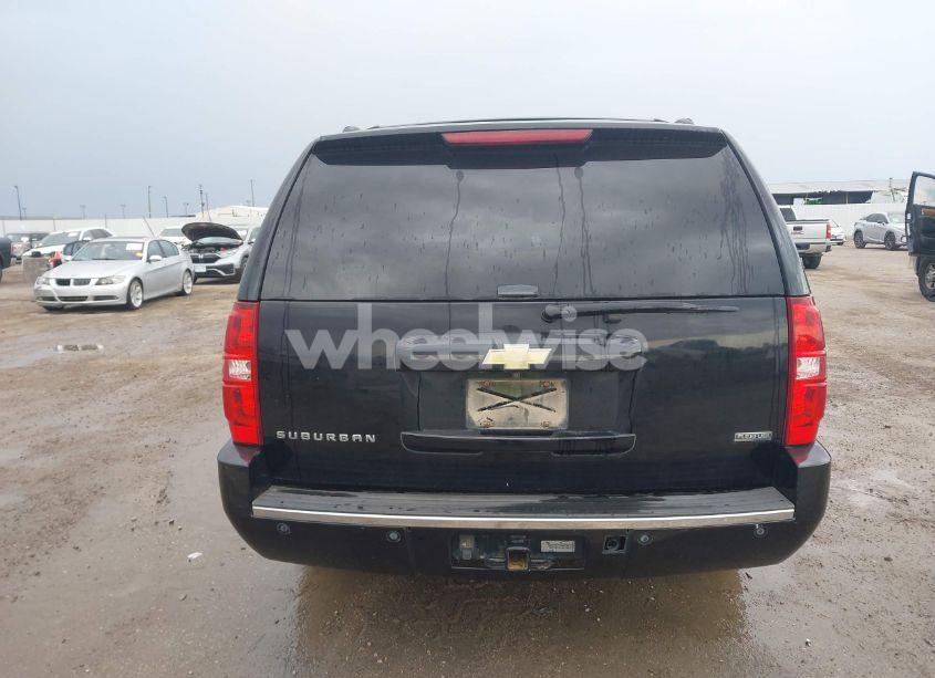 Photo 16 of 2011 Chevrolet Suburban 1500 LTZ (VIN 1GNSCKE02BR370652)