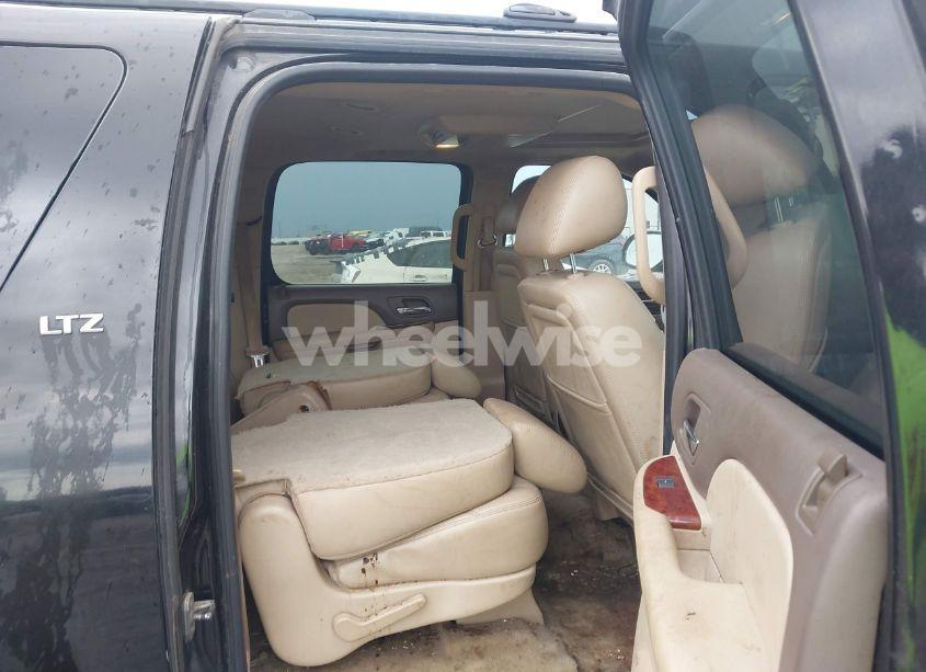 Photo 8 of 2011 Chevrolet Suburban 1500 LTZ (VIN 1GNSCKE02BR370652)