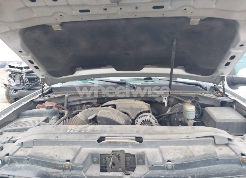 Photo 10 of 2013 Chevrolet Suburban 1500 LTZ (VIN 1GNSCKE02DR369777)