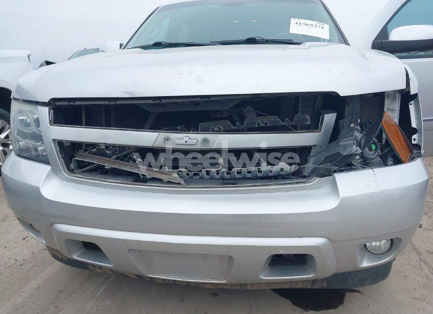 Photo 6 of 2013 Chevrolet Suburban 1500 LTZ (VIN 1GNSCKE02DR369777)