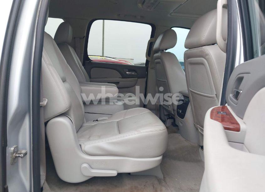 Photo 8 of 2013 Chevrolet Suburban 1500 LTZ (VIN 1GNSCKE02DR369777)