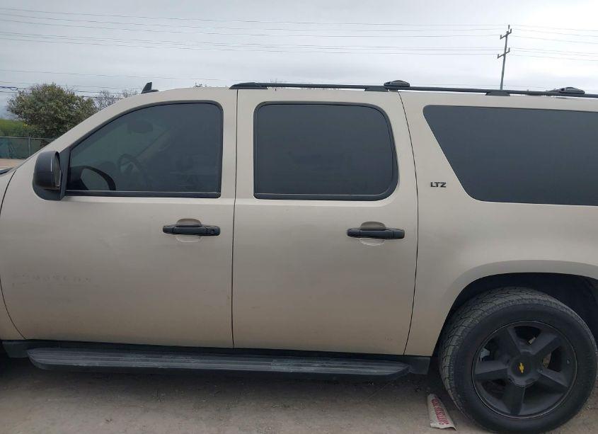 Photo 14 of 2011 Chevrolet Suburban 1500 LTZ (VIN 1GNSCKE04BR203175)