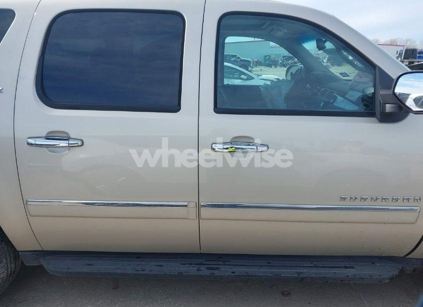 Photo 13 of 2013 Chevrolet Suburban 1500 LTZ (VIN 1GNSCKE04DR143451)