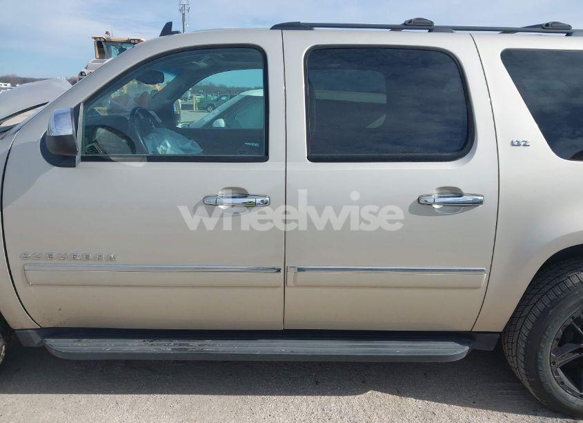 Photo 14 of 2013 Chevrolet Suburban 1500 LTZ (VIN 1GNSCKE04DR143451)