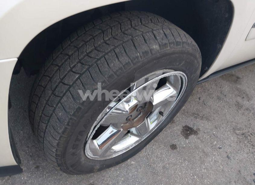 Photo 6 of 2013 Chevrolet Suburban 1500 LTZ (VIN 1GNSCKE04DR262374)