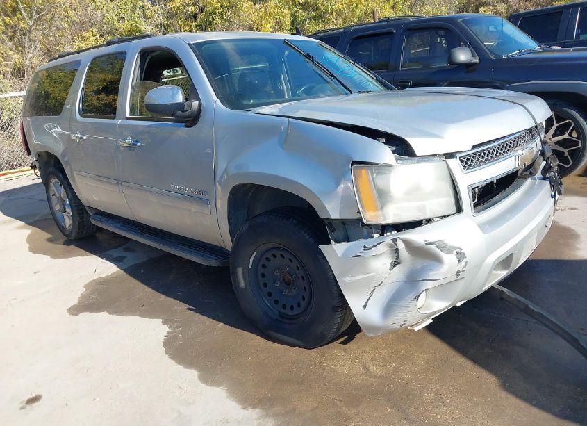 2011 Chevrolet Suburban 1500 LTZ (VIN 1GNSCKE05BR313586) main photo