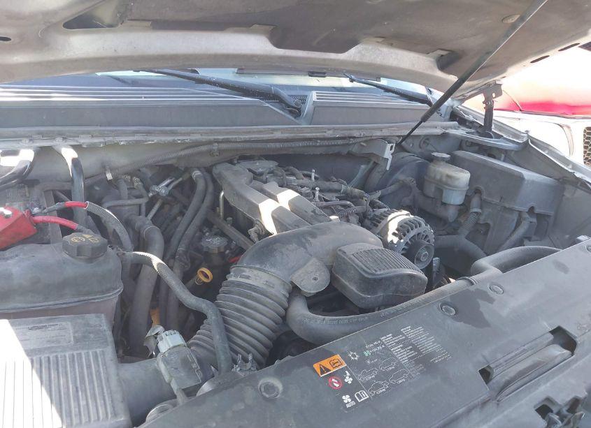 Photo 10 of 2011 Chevrolet Suburban 1500 LTZ (VIN 1GNSCKE05BR313586)