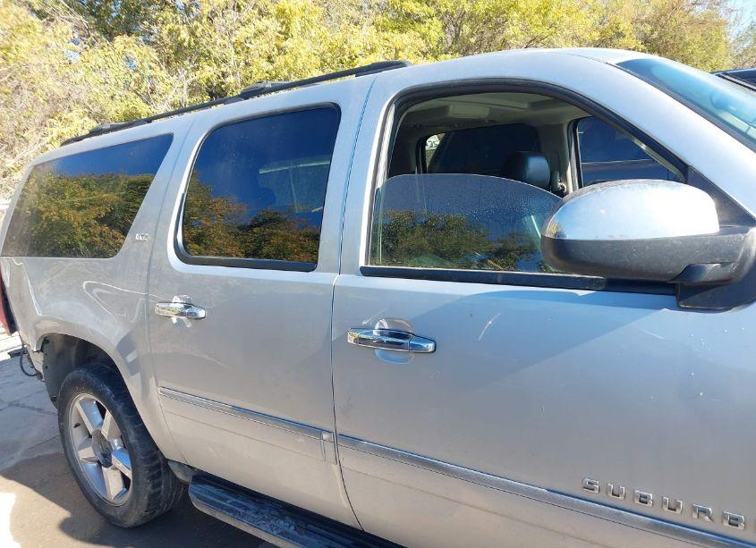Photo 14 of 2011 Chevrolet Suburban 1500 LTZ (VIN 1GNSCKE05BR313586)