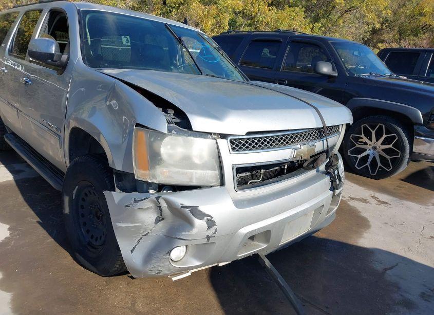 Photo 18 of 2011 Chevrolet Suburban 1500 LTZ (VIN 1GNSCKE05BR313586)