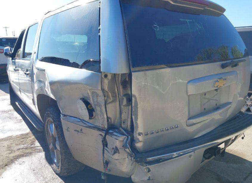Photo 20 of 2011 Chevrolet Suburban 1500 LTZ (VIN 1GNSCKE05BR313586)