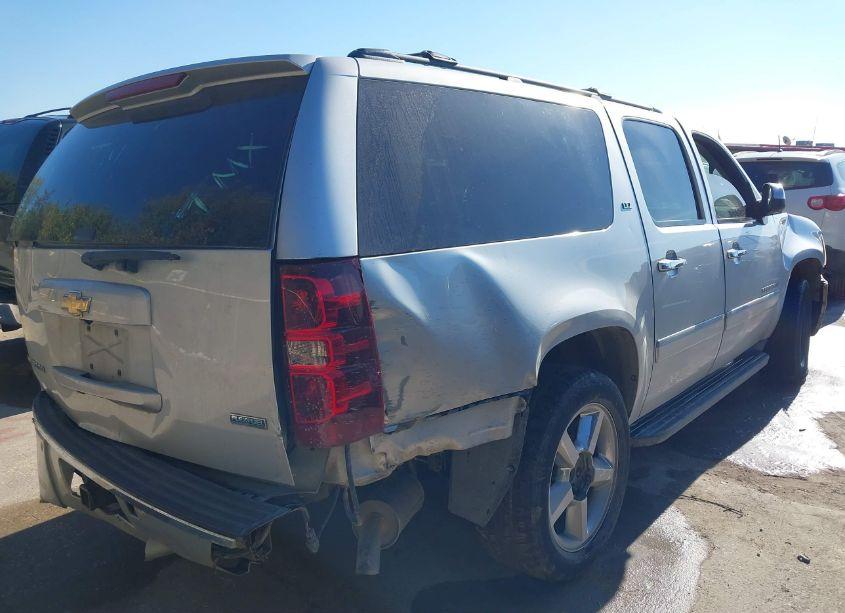 Photo 4 of 2011 Chevrolet Suburban 1500 LTZ (VIN 1GNSCKE05BR313586)