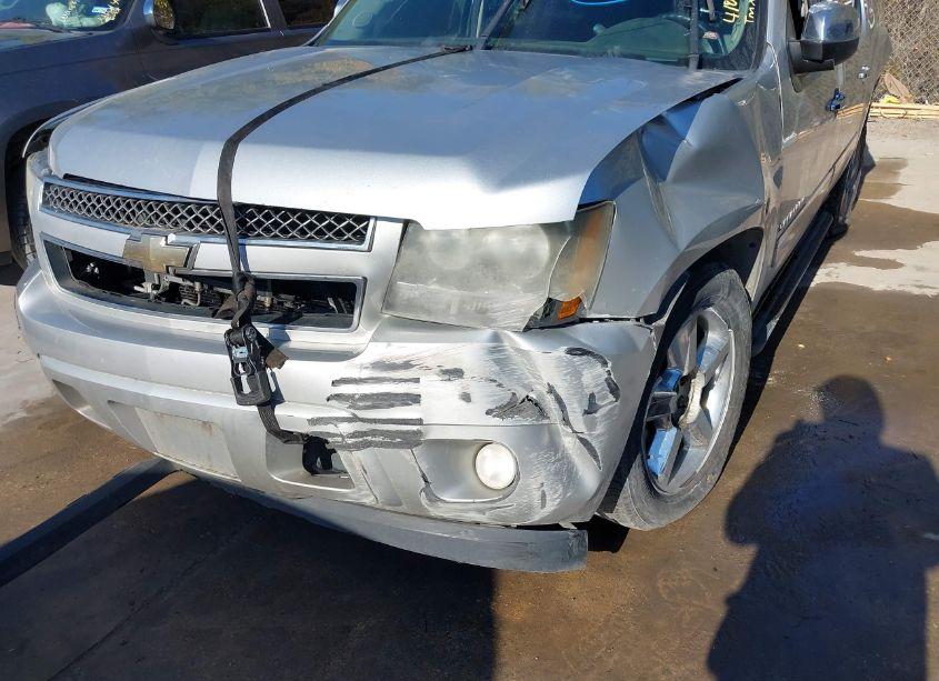 Photo 6 of 2011 Chevrolet Suburban 1500 LTZ (VIN 1GNSCKE05BR313586)