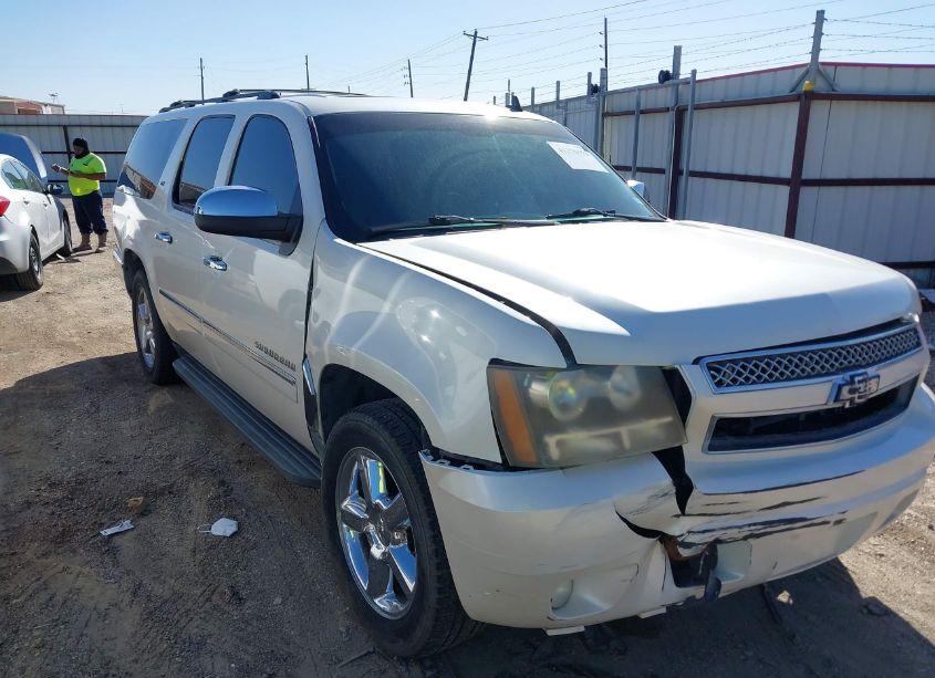 2011 Chevrolet Suburban 1500 LTZ (VIN 1GNSCKE05BR337757) main photo