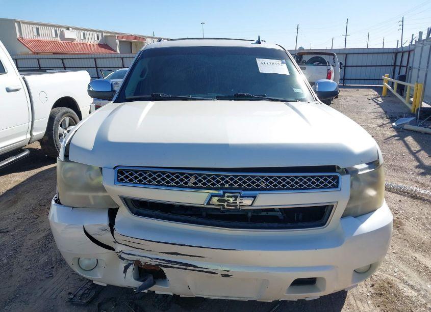 Photo 13 of 2011 Chevrolet Suburban 1500 LTZ (VIN 1GNSCKE05BR337757)