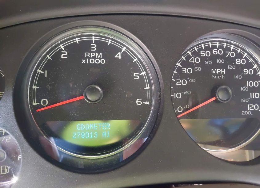 Photo 7 of 2011 Chevrolet Suburban 1500 LTZ (VIN 1GNSCKE05BR337757)