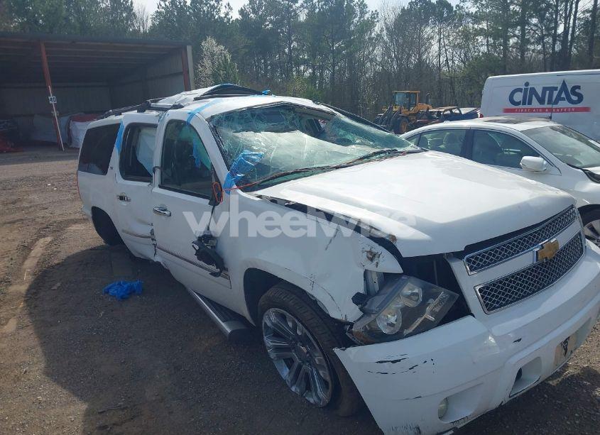 2013 Chevrolet Suburban 1500 LTZ (VIN 1GNSCKE05DR232994) main photo