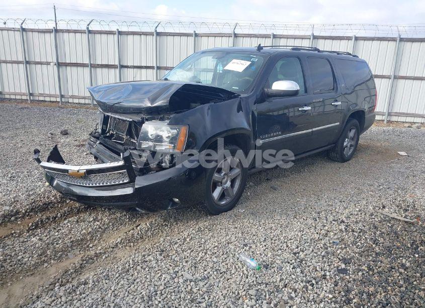 Photo 2 of 2014 Chevrolet Suburban 1500 LTZ (VIN 1GNSCKE05ER105566)