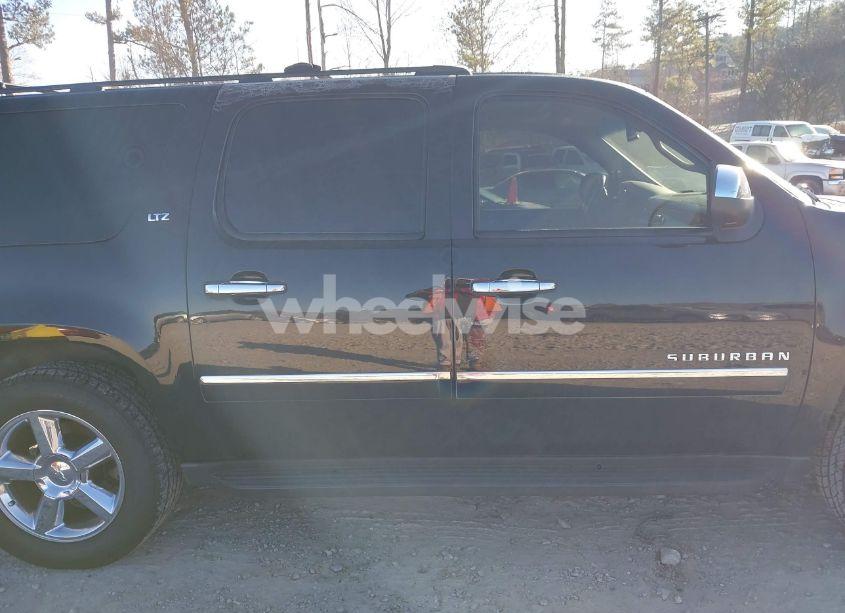 Photo 12 of 2013 Chevrolet Suburban 1500 LTZ (VIN 1GNSCKE07DR335513)