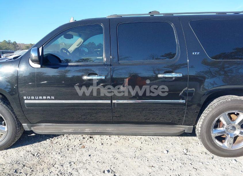 Photo 13 of 2013 Chevrolet Suburban 1500 LTZ (VIN 1GNSCKE07DR335513)