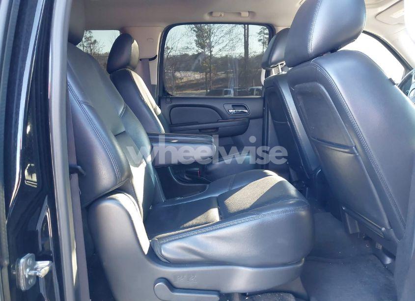 Photo 8 of 2013 Chevrolet Suburban 1500 LTZ (VIN 1GNSCKE07DR335513)