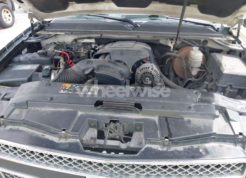 Photo 10 of 2012 Chevrolet Suburban 1500 LTZ (VIN 1GNSCKE08CR218960)