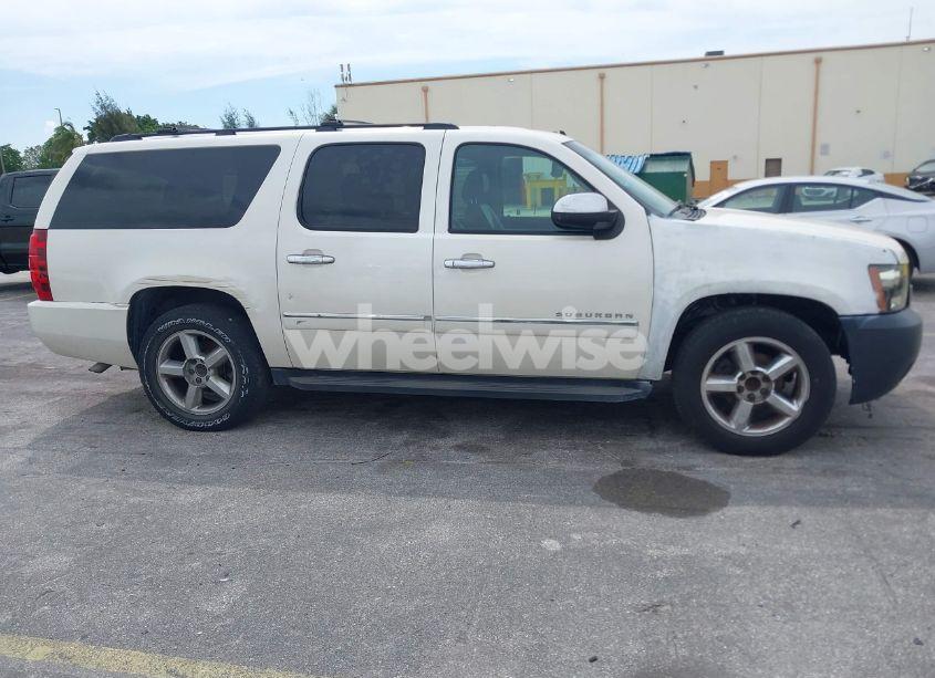 Photo 13 of 2012 Chevrolet Suburban 1500 LTZ (VIN 1GNSCKE08CR218960)