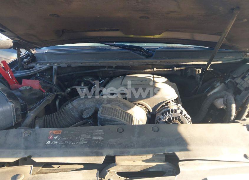 Photo 10 of 2013 Chevrolet Suburban 1500 LTZ (VIN 1GNSCKE08DR355656)