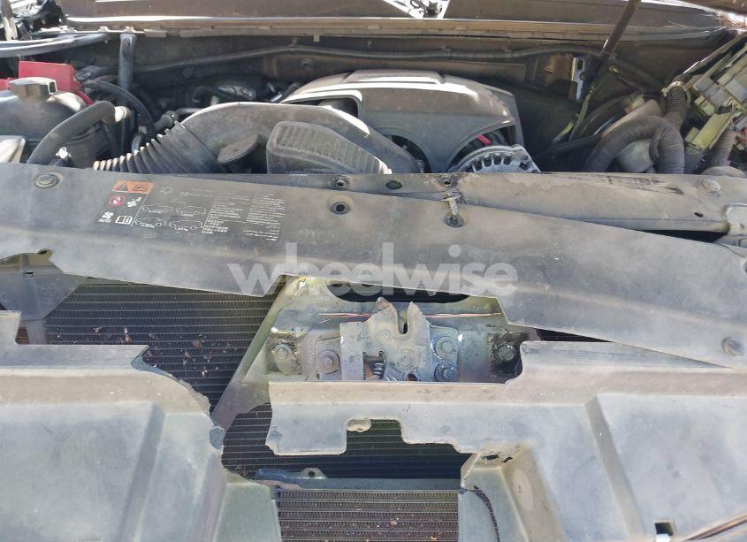 Photo 19 of 2013 Chevrolet Suburban 1500 LTZ (VIN 1GNSCKE08DR355656)