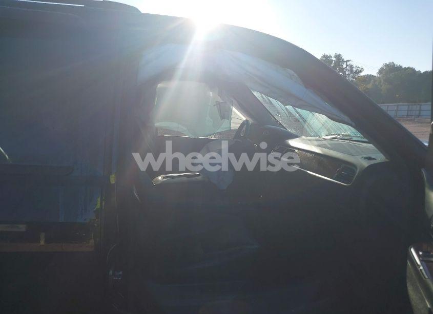 Photo 5 of 2013 Chevrolet Suburban 1500 LTZ (VIN 1GNSCKE08DR355656)