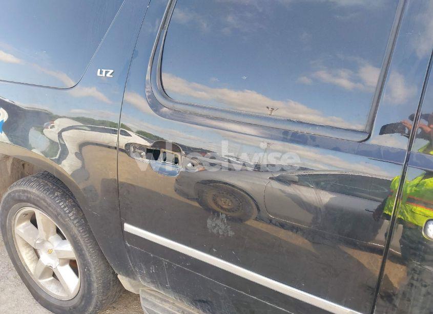 Photo 17 of 2014 Chevrolet Suburban 1500 LTZ (VIN 1GNSCKE08ER220808)